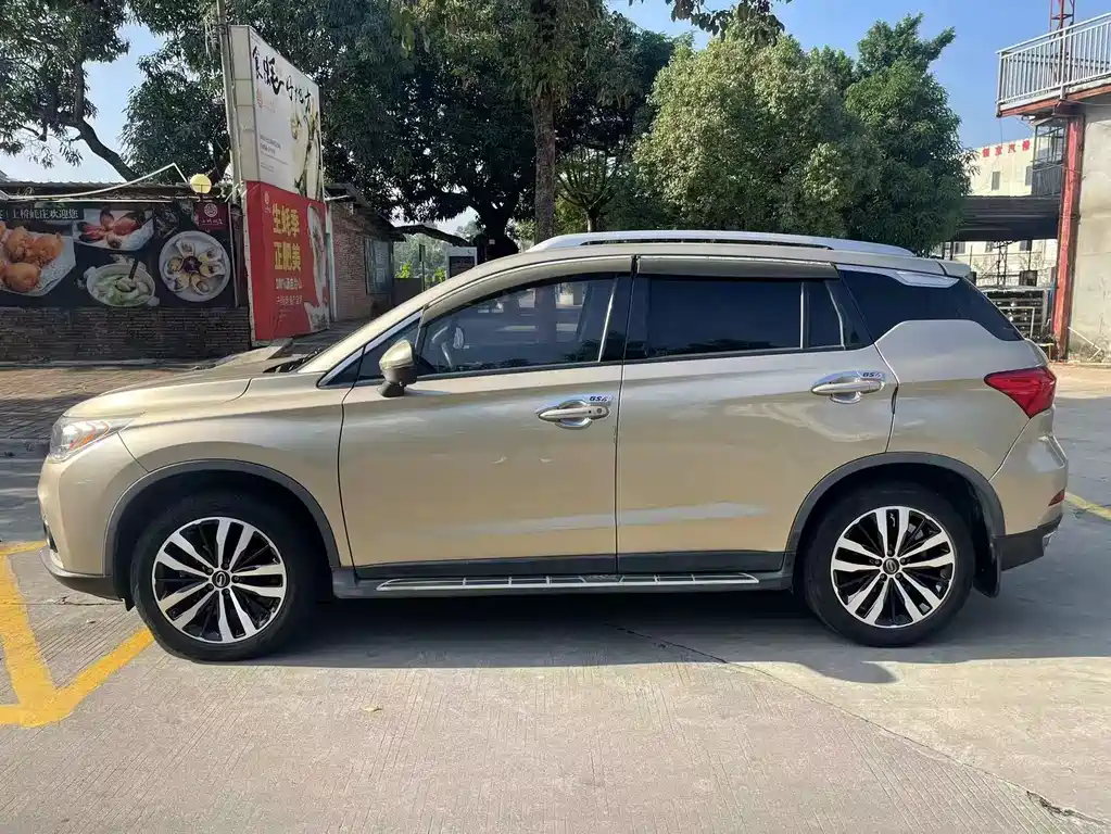 GAC Motor Trumpchi GS4 2016 — фото 8