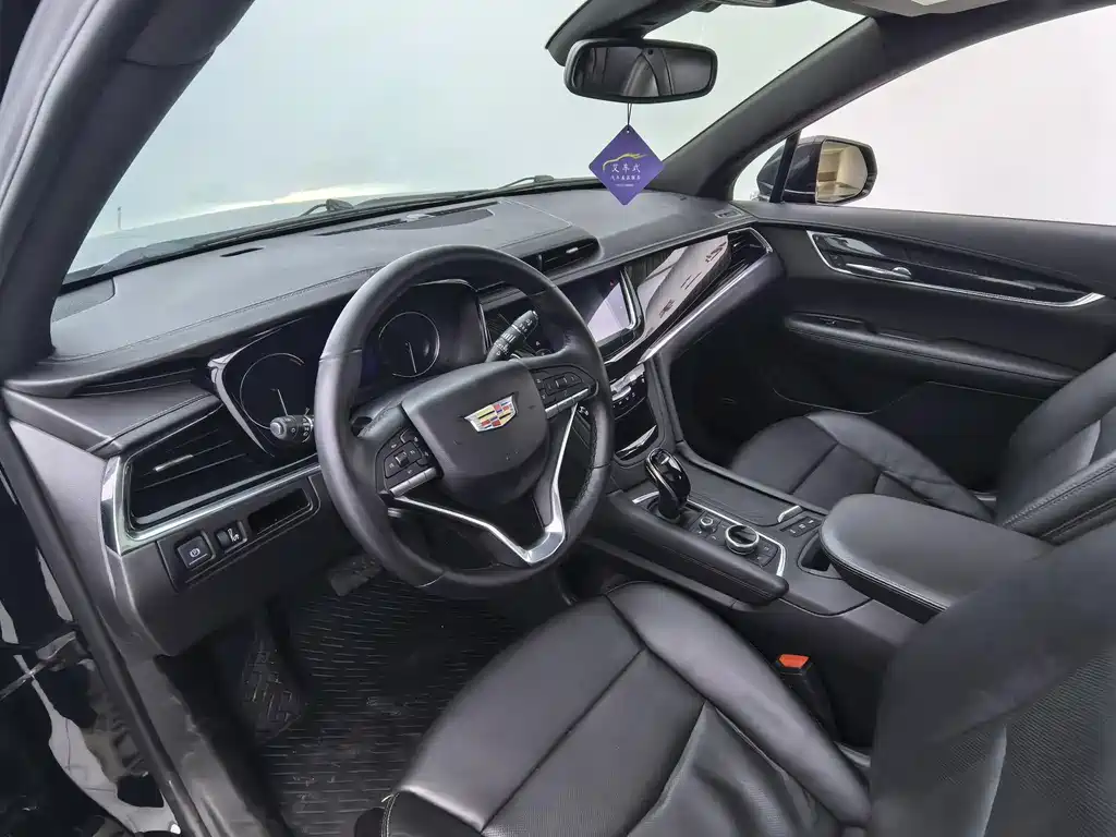 Cadillac XT6 2021 — фото 16