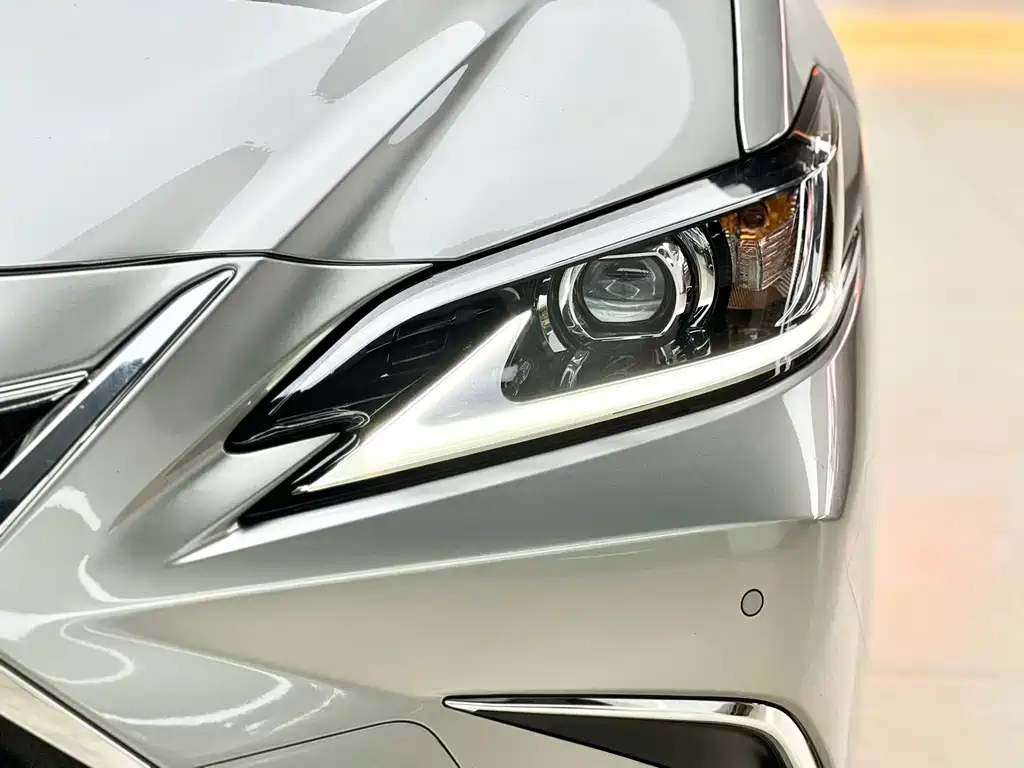Lexus ES 2024 — фото 17