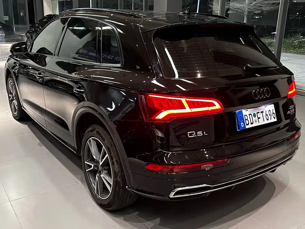Audi Q5L 2021 — фото 14