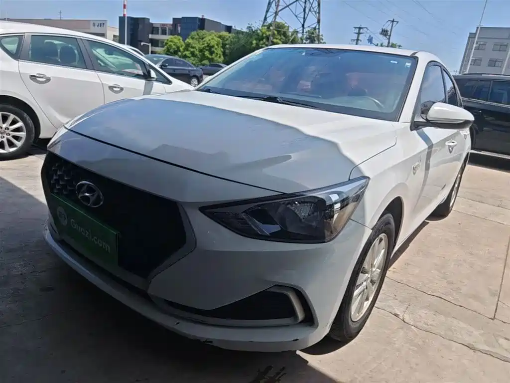 Hyundai Elantra 2021 — фото 2