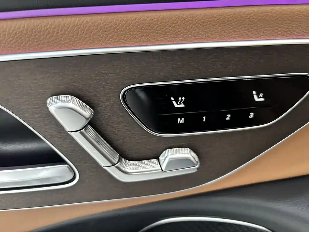 Mercedes-Benz E-Class 2025 — фото 12