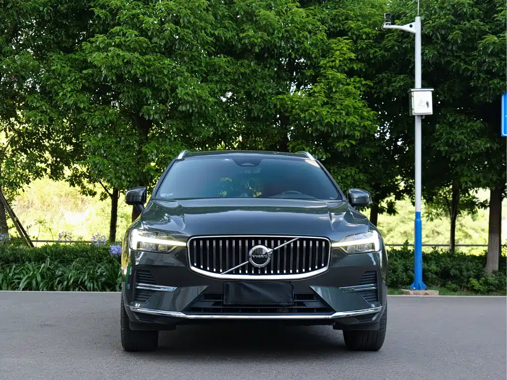 Volvo XC60 2022 — фото 4