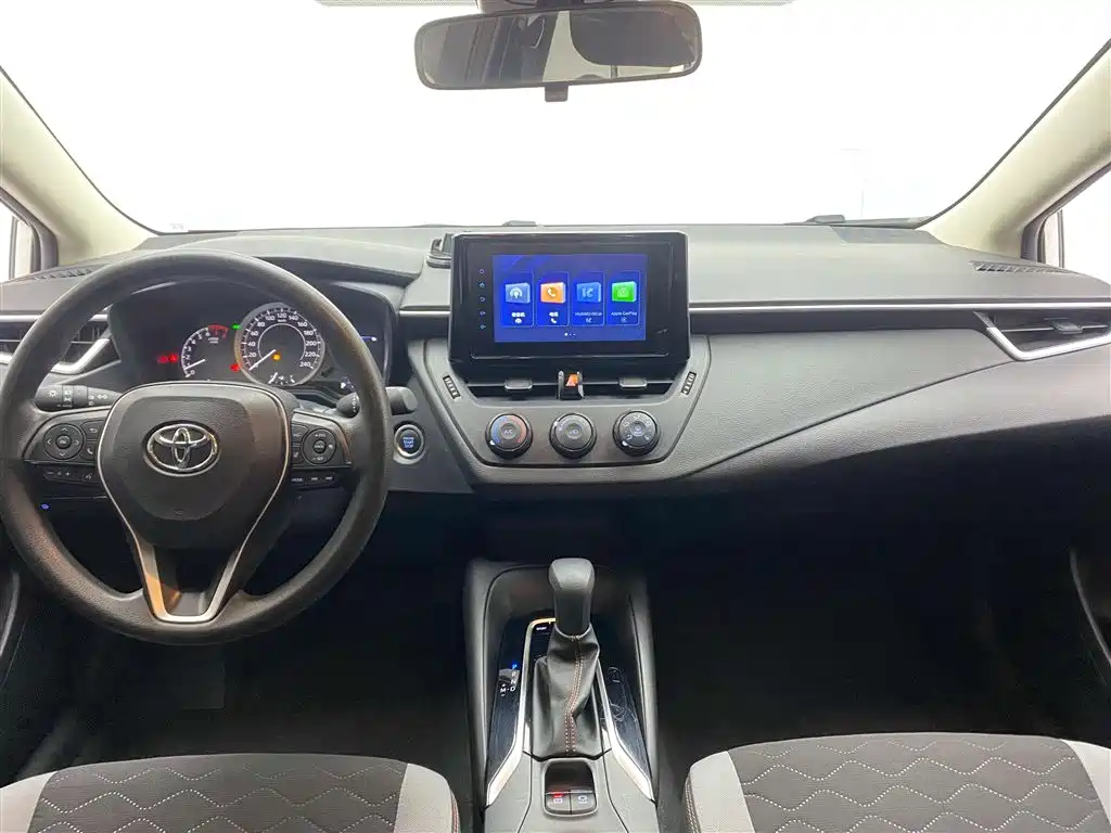 Toyota Corolla 2023 — фото 13