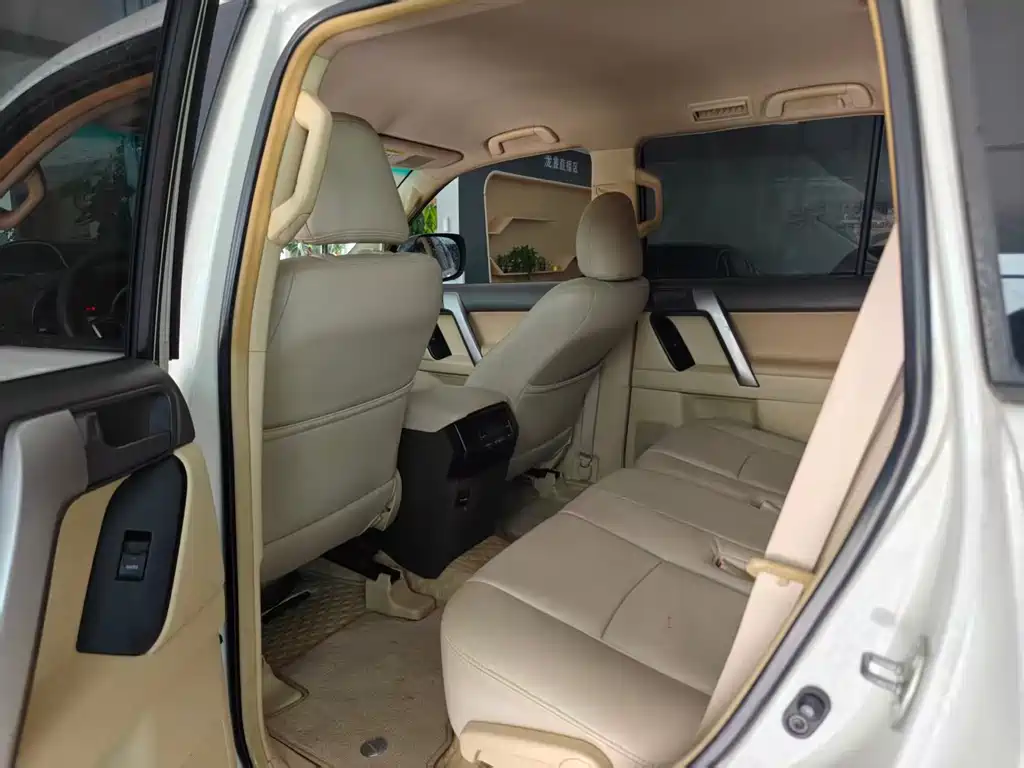Toyota Prado 2015 — фото 15