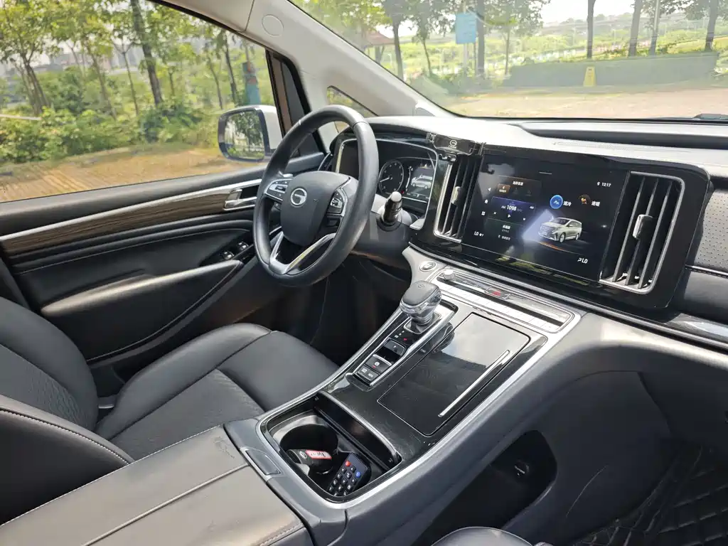 GAC Trumpchi M8 2022 — фото 15