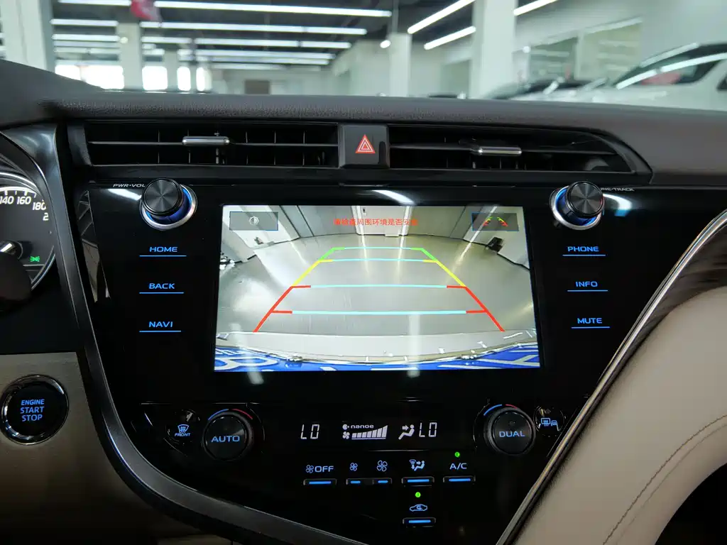 Toyota Camry 2021 — фото 12