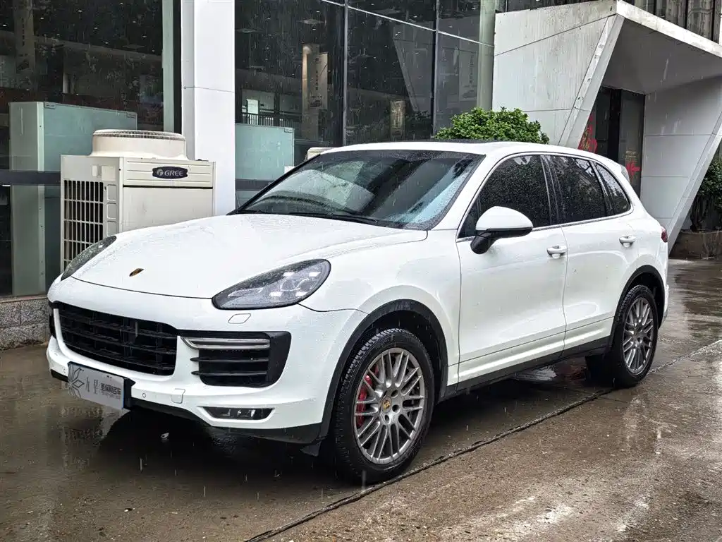 Porsche Cayenne 2017 — фото 1