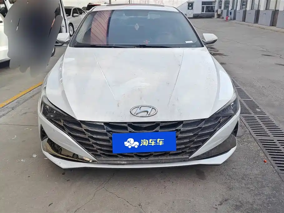 Hyundai Elantra 2023