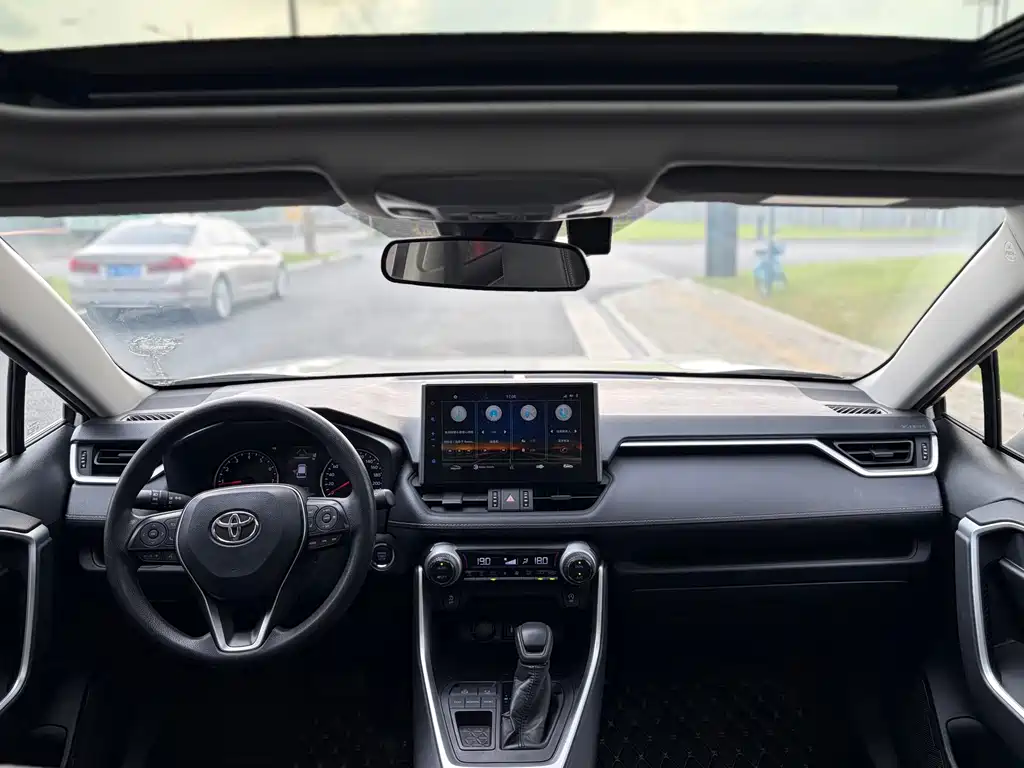 Toyota Wildlander 2021 — фото 11