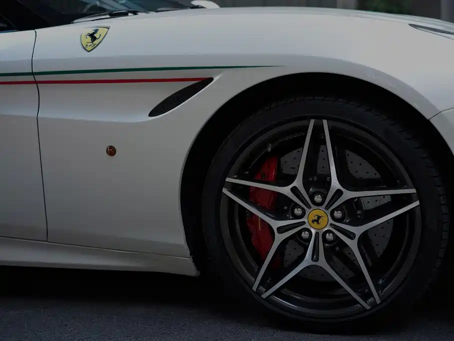 Ferrari California T 2016 — фото 25