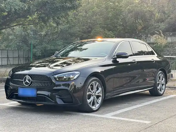 Mercedes-Benz E-Class 2022