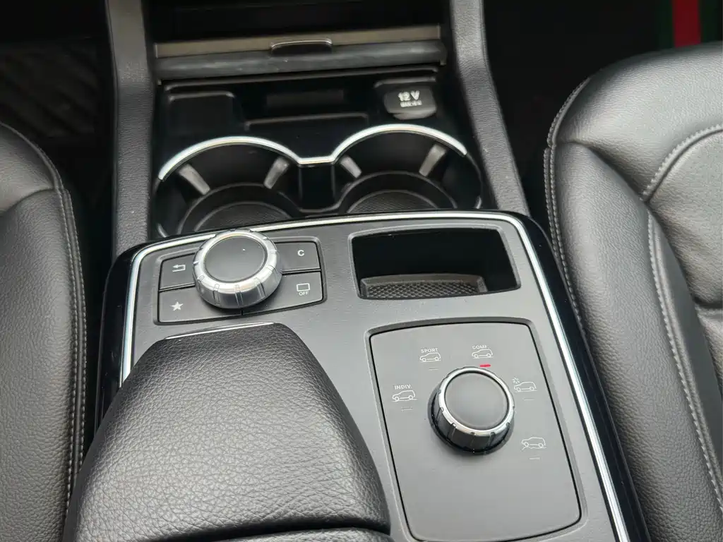 Mercedes-Benz GLE 2016 — фото 16