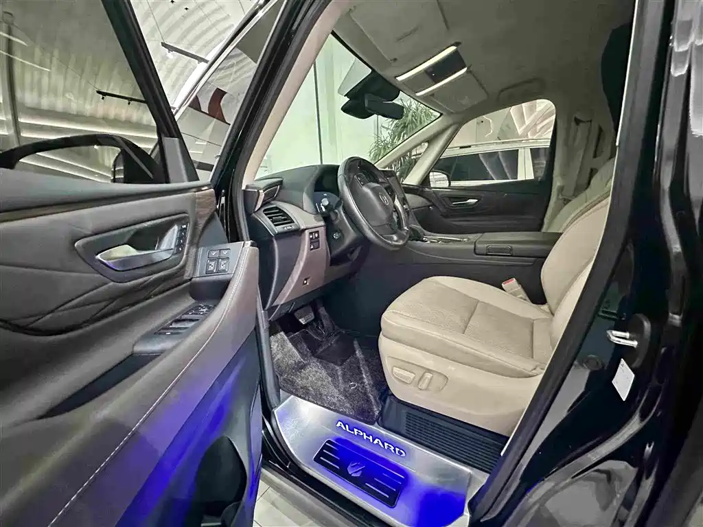 Toyota Alphard 2024 — фото 5