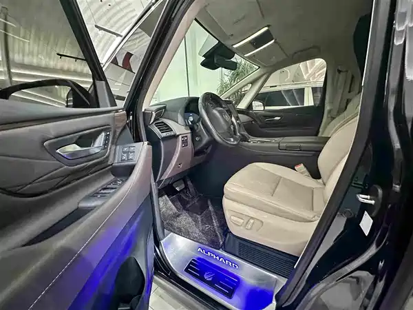 Toyota Alphard 2024