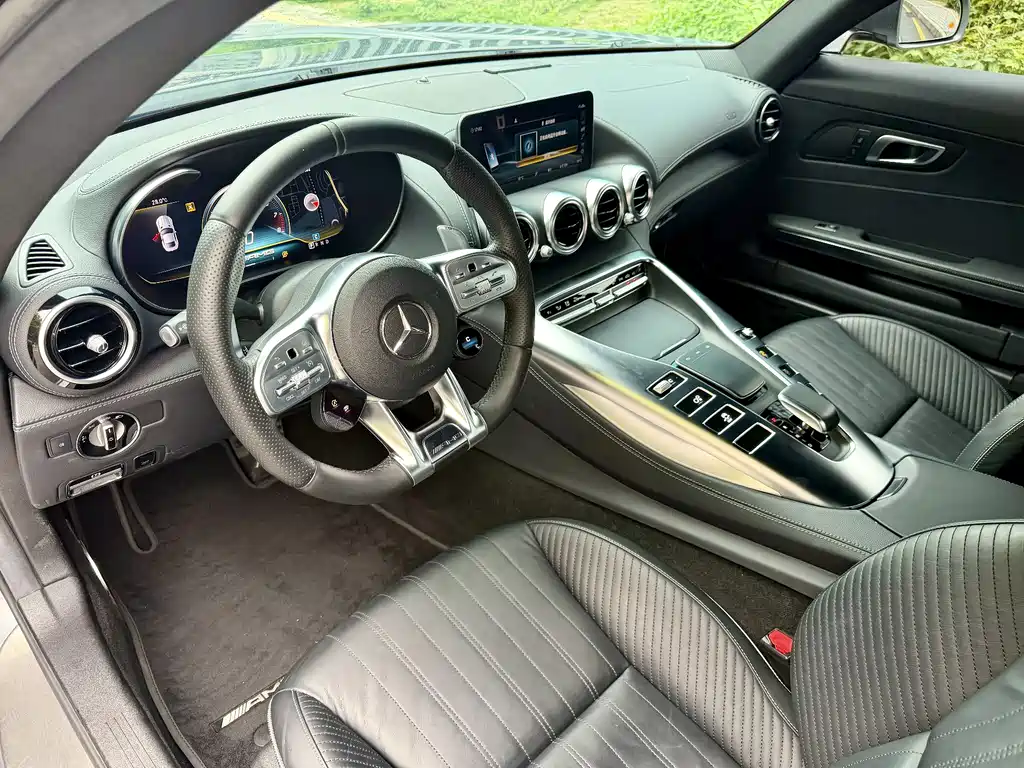 Mercedes-Benz AMG GT 2020 — фото 6