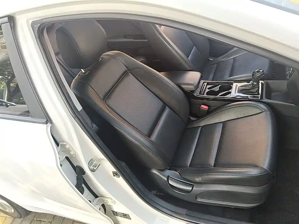 Hyundai Mistra 2015 — фото 25