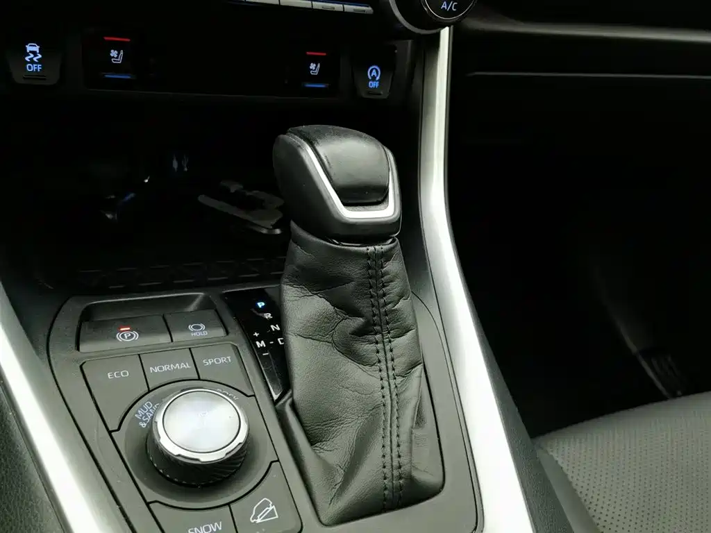 Toyota Wildlander 2021 — фото 13