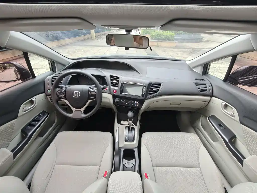 Honda Civic 2014 — фото 15
