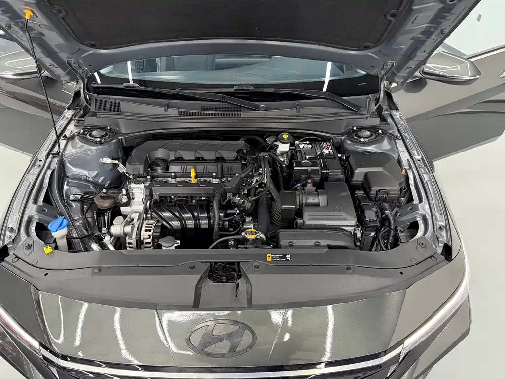 Hyundai Elantra 2023 — фото 19