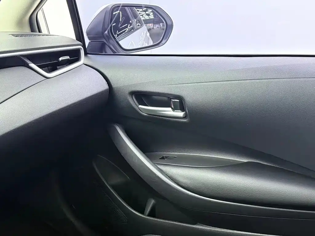 Toyota Corolla 2021 — фото 18