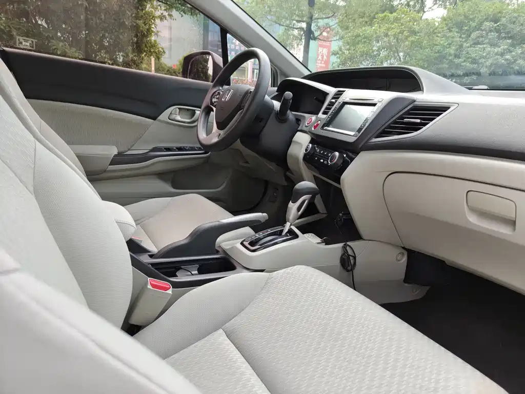 Honda Civic 2014 — фото 12