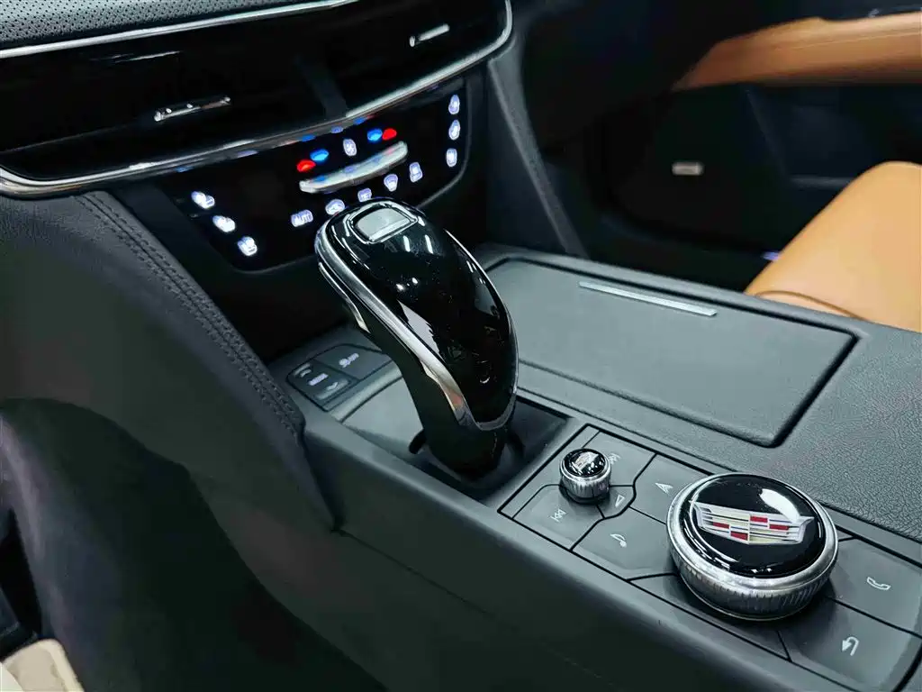 Cadillac CT6 2019 — фото 16