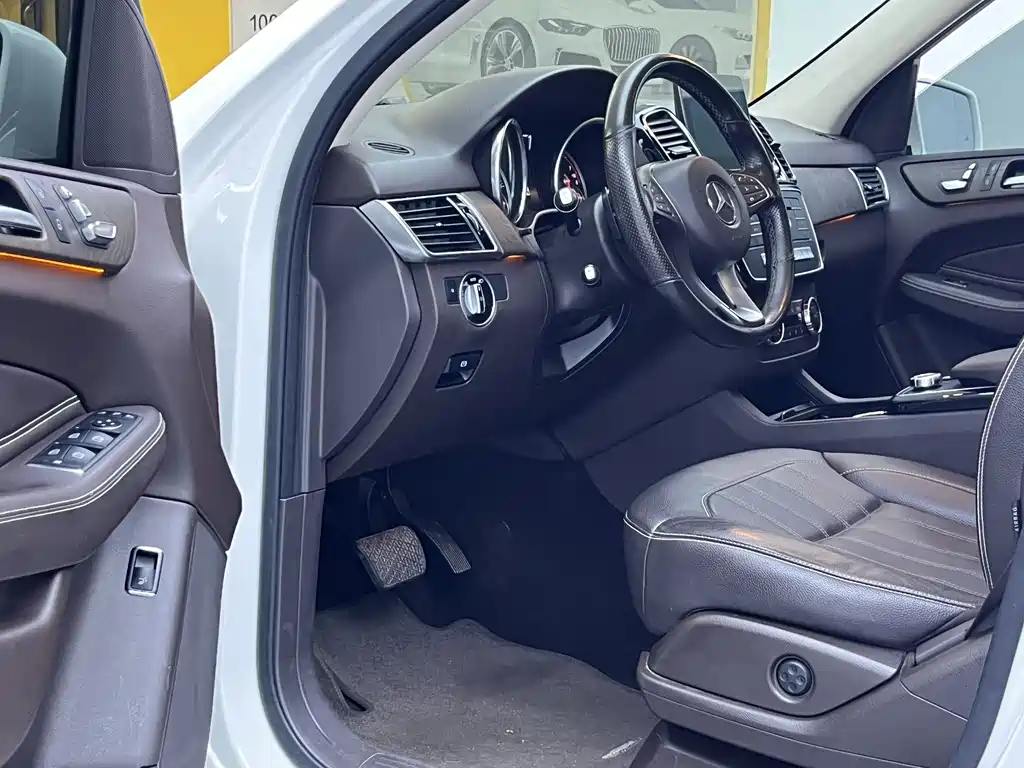 Mercedes-Benz GLE 2017 — фото 10