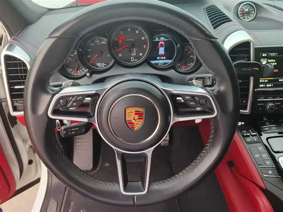 Porsche Cayenne 2015 — фото 15