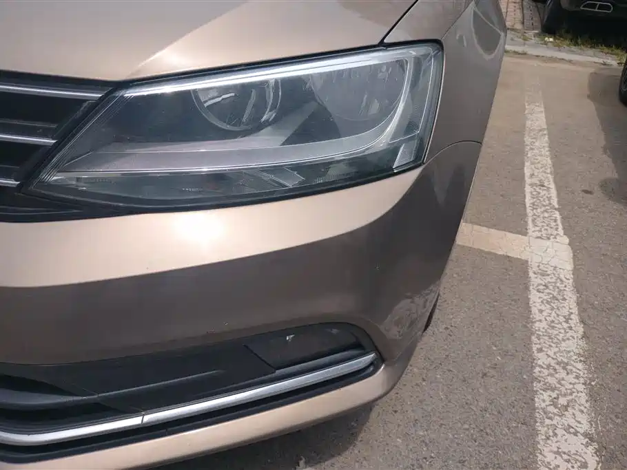 Volkswagen Sagitar 2016