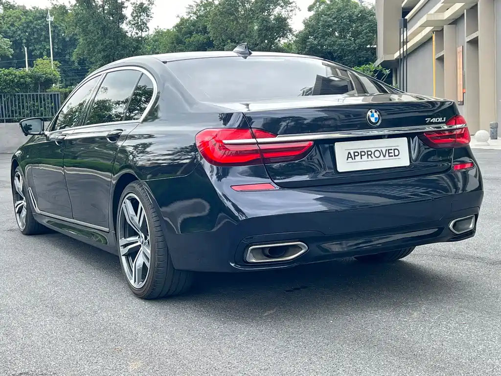BMW 7 Series 2018 — фото 6