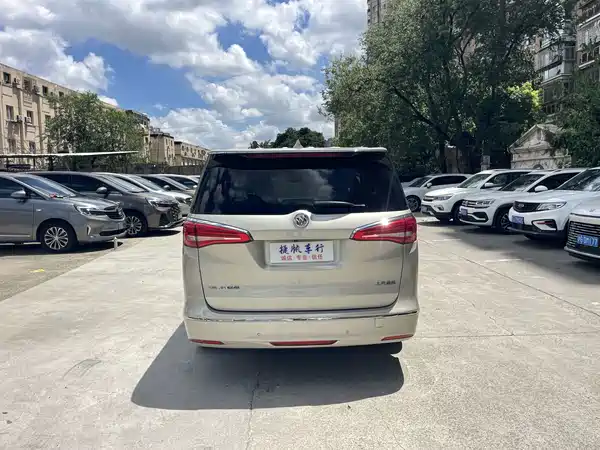 Buick GL8 2017