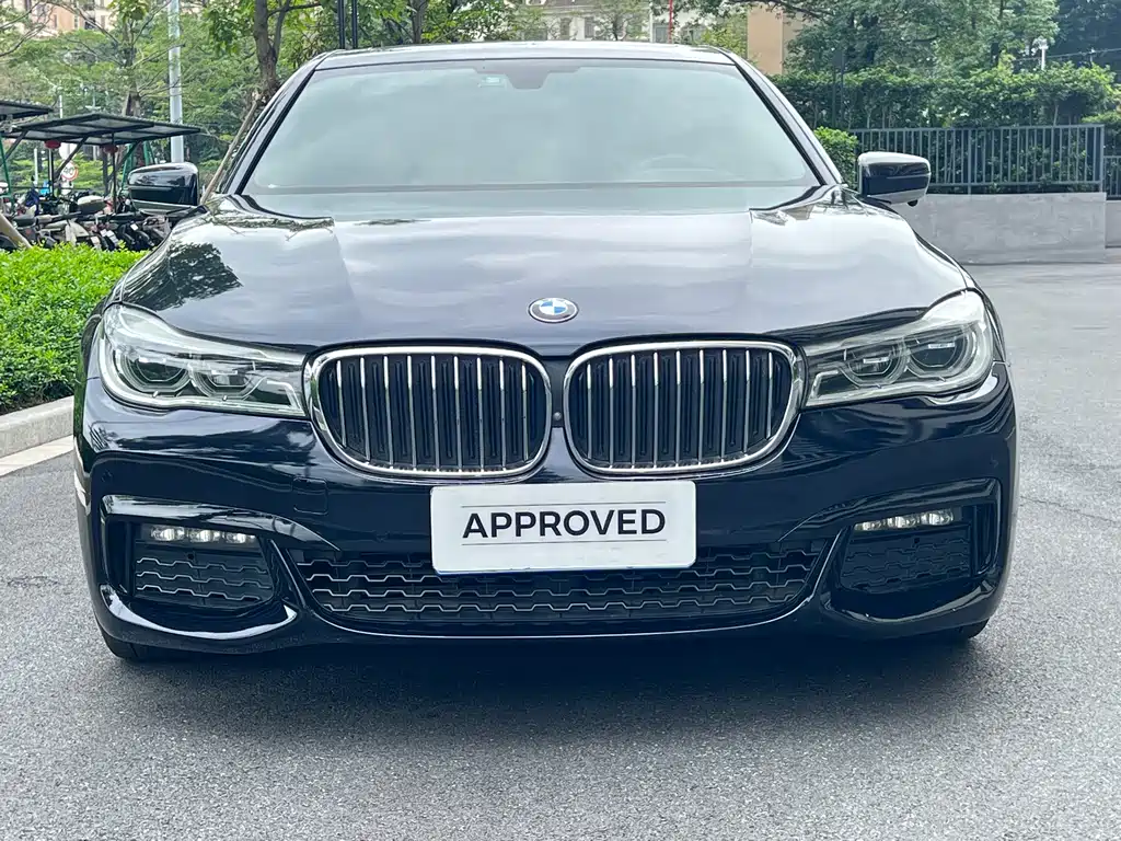 BMW 7 Series 2018 — фото 2