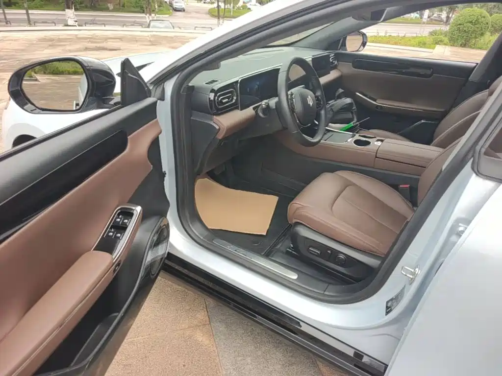 Leapmotor C01 2023 — фото 16