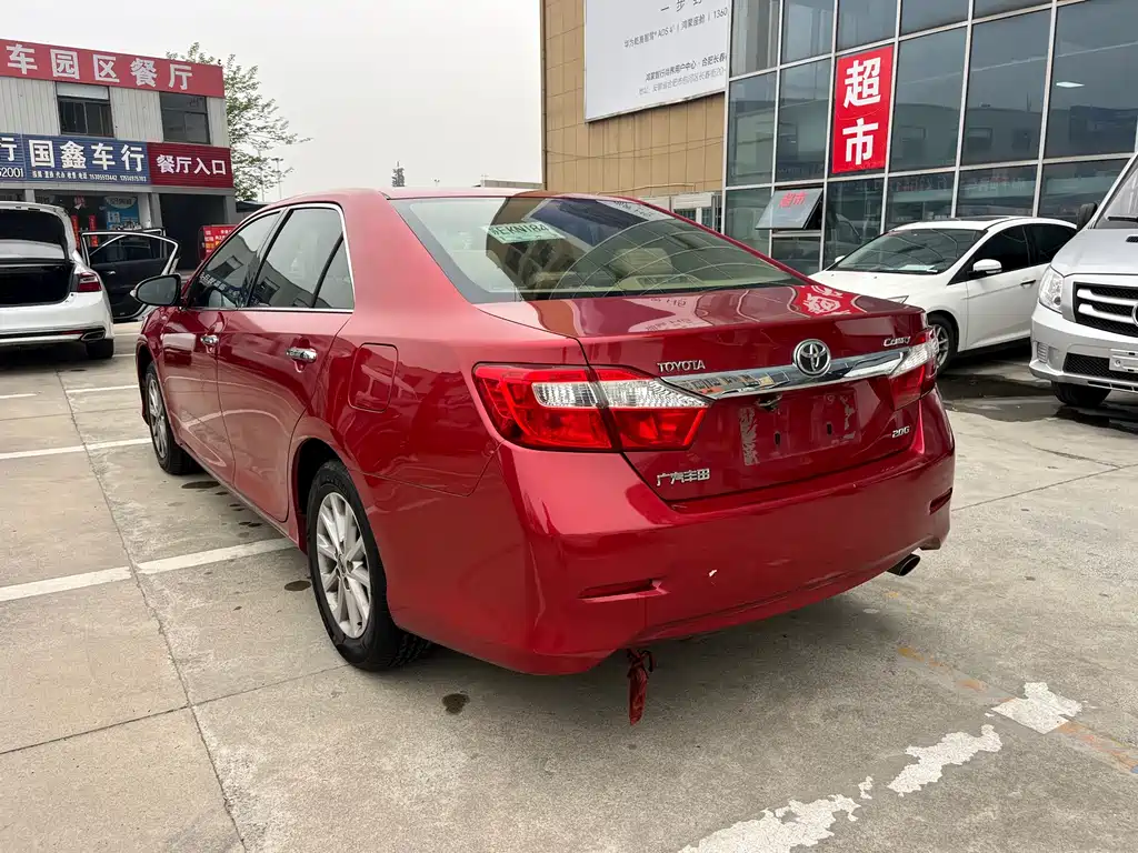 Toyota Camry 2013 — фото 10