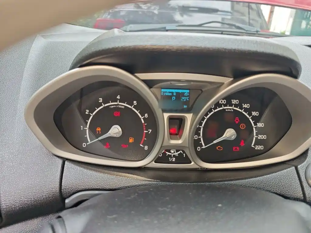 Ford EcoSport 2015 — фото 4