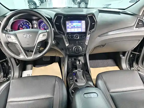 Hyundai Santa Fe 2015