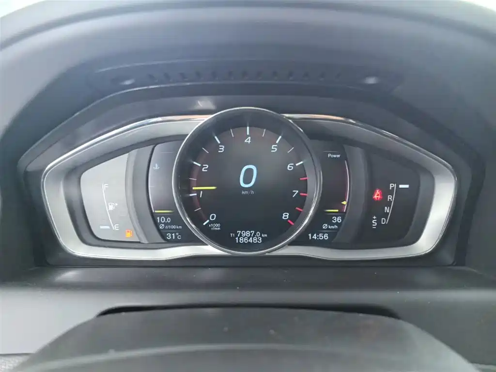 Volvo XC60 2015 — фото 12