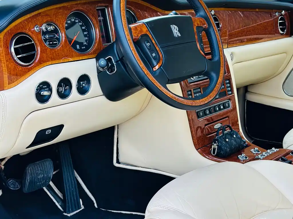 Rolls-Royce Phantom 2003 — фото 9