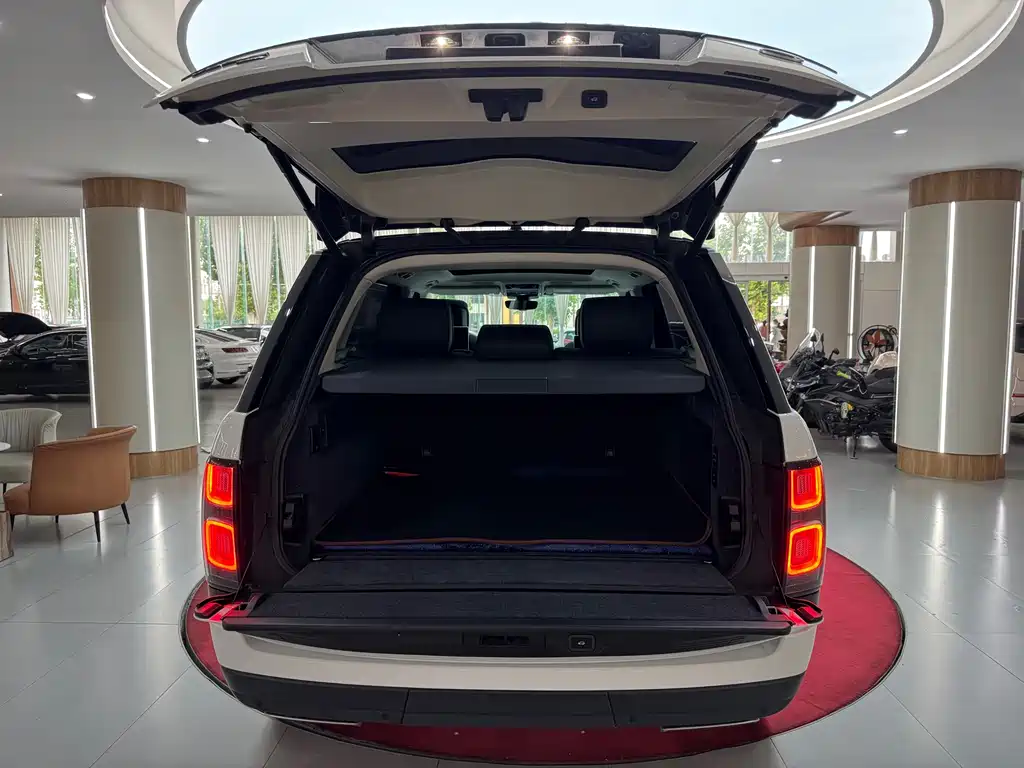 Land Rover Range Rover 2020 — фото 10
