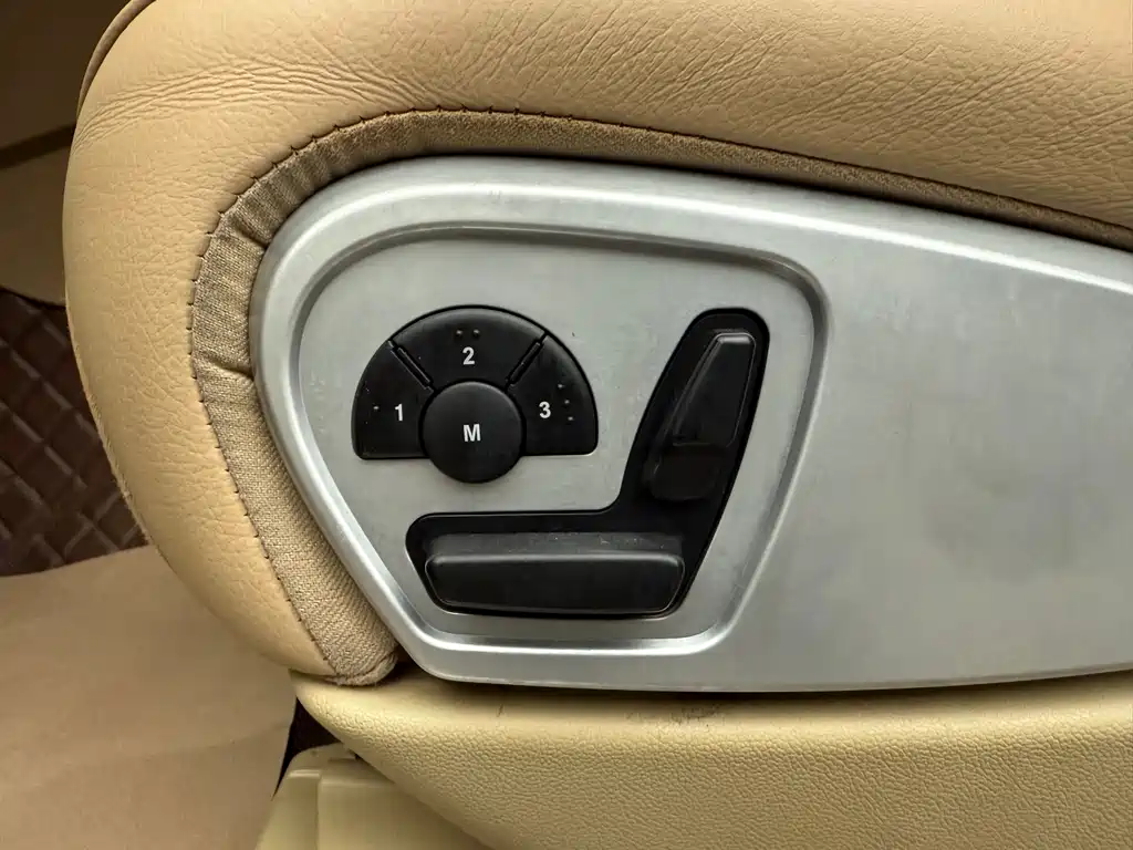 Mercedes-Benz GL-Class 2011 — фото 13