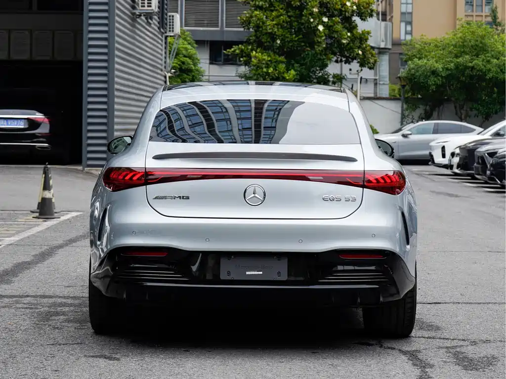 Mercedes-Benz EQS AMG 2024 — фото 4