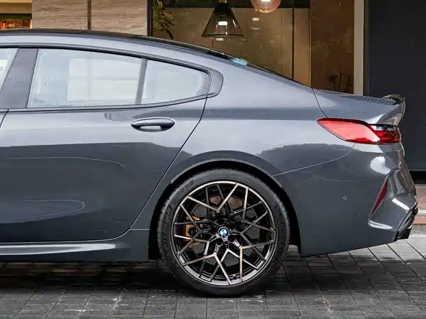 BMW M8 2021
