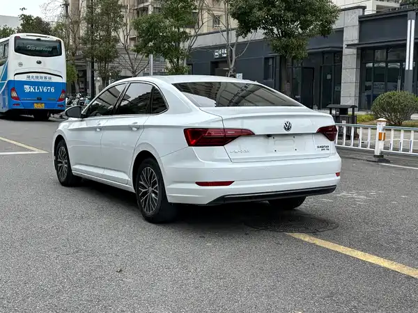 Volkswagen Sagitar 2019