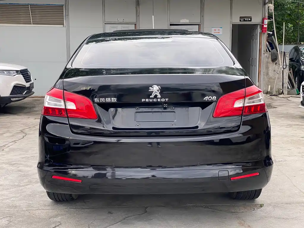 Peugeot 408 2016 — фото 15