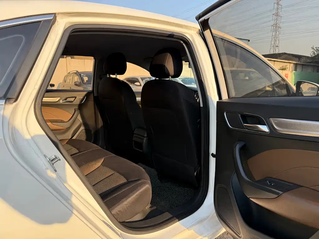 Roewe i6 Classic 2020 — фото 18