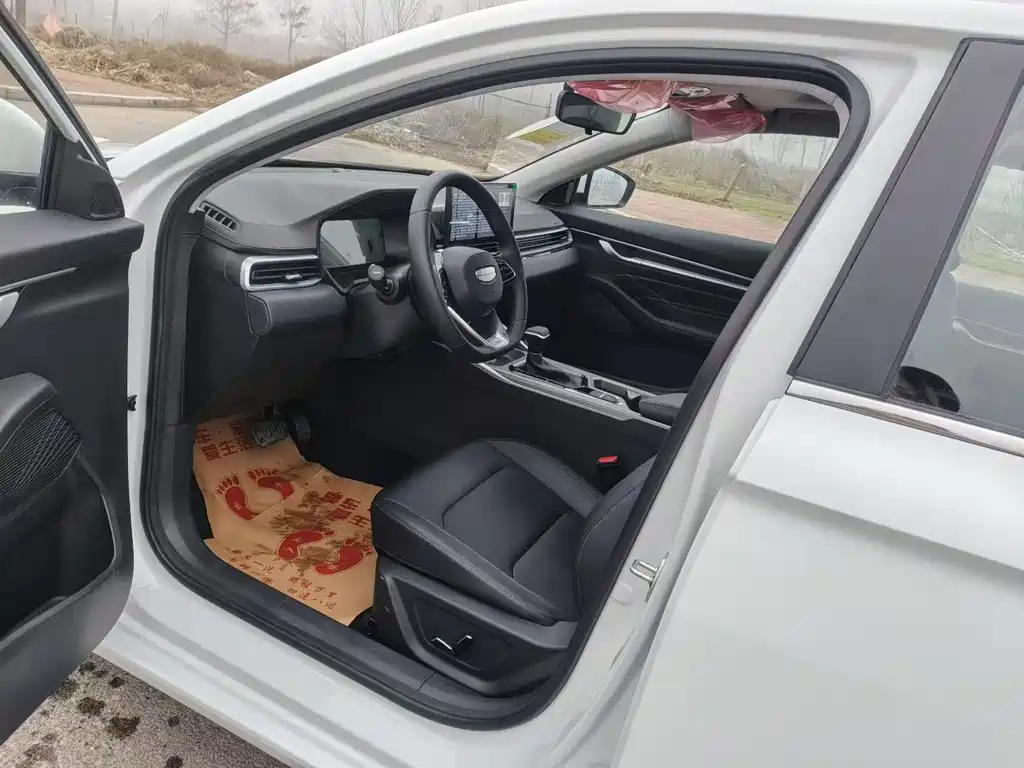 Geely Emgrand 2026