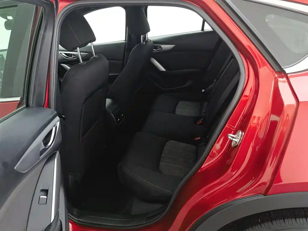 Mazda CX-4 2017 — фото 15