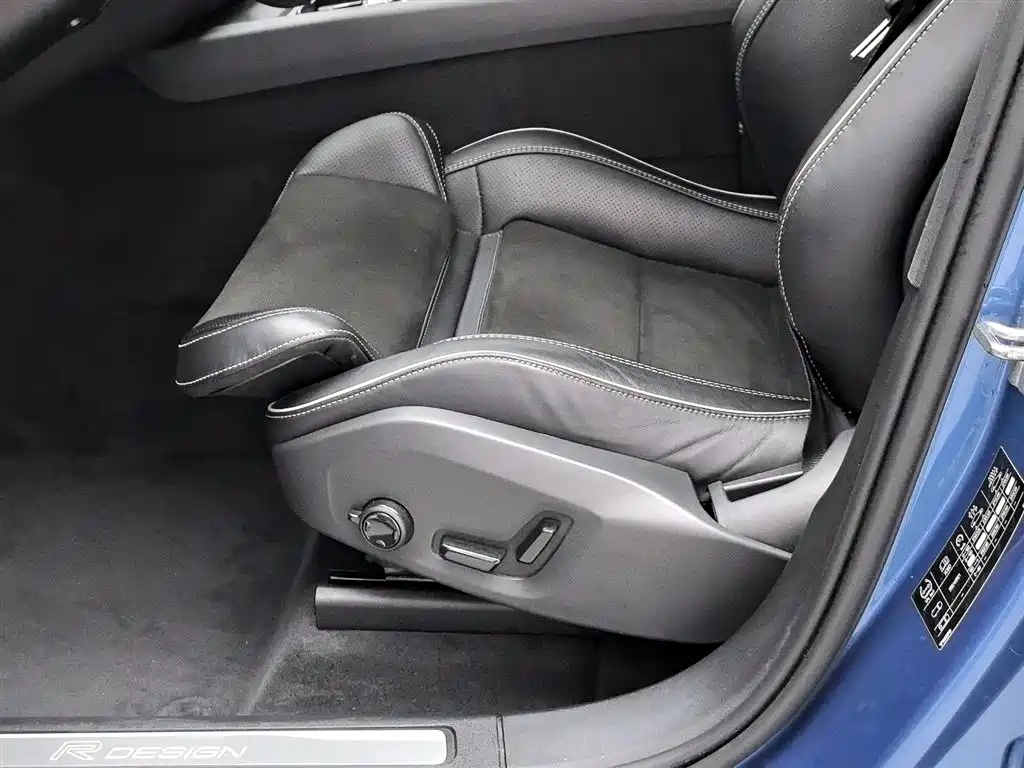 Volvo XC60 PHEV 2019 — фото 20