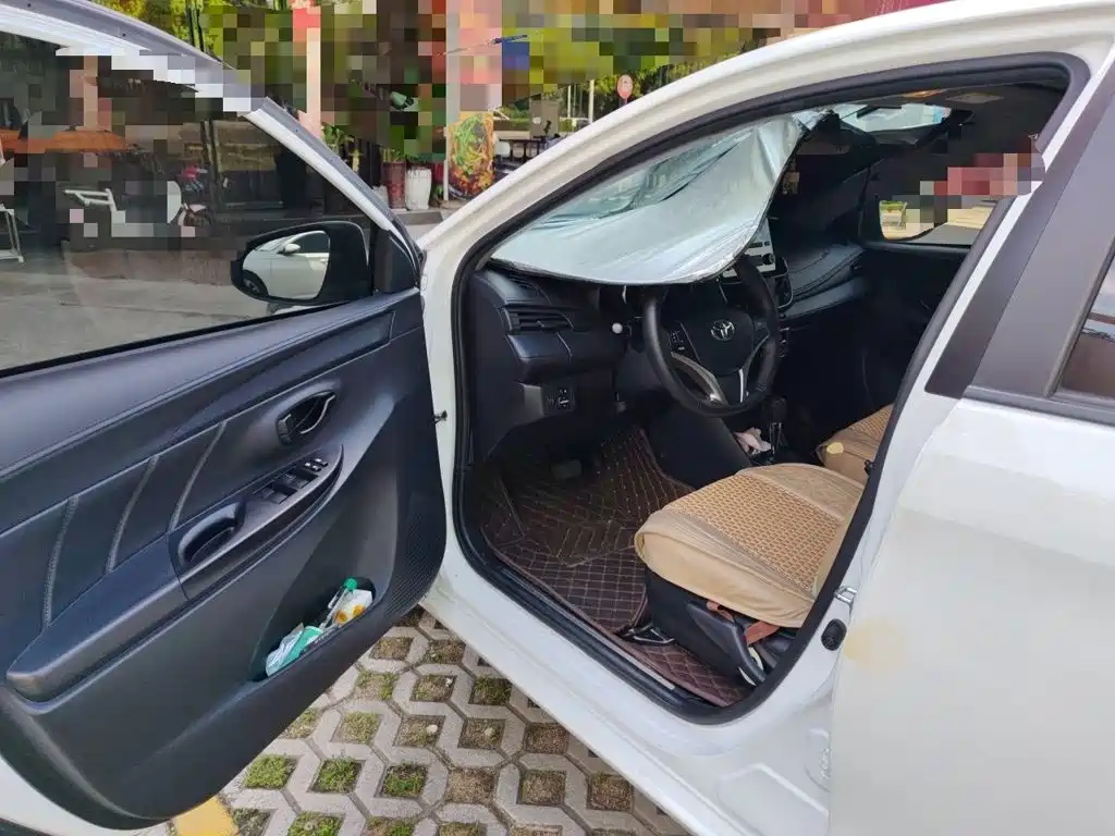 Toyota Yaris L 2023 — фото 14